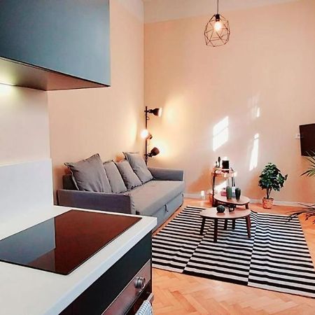 A+ Budapest Downtown Apartments Akacfa Esterno foto